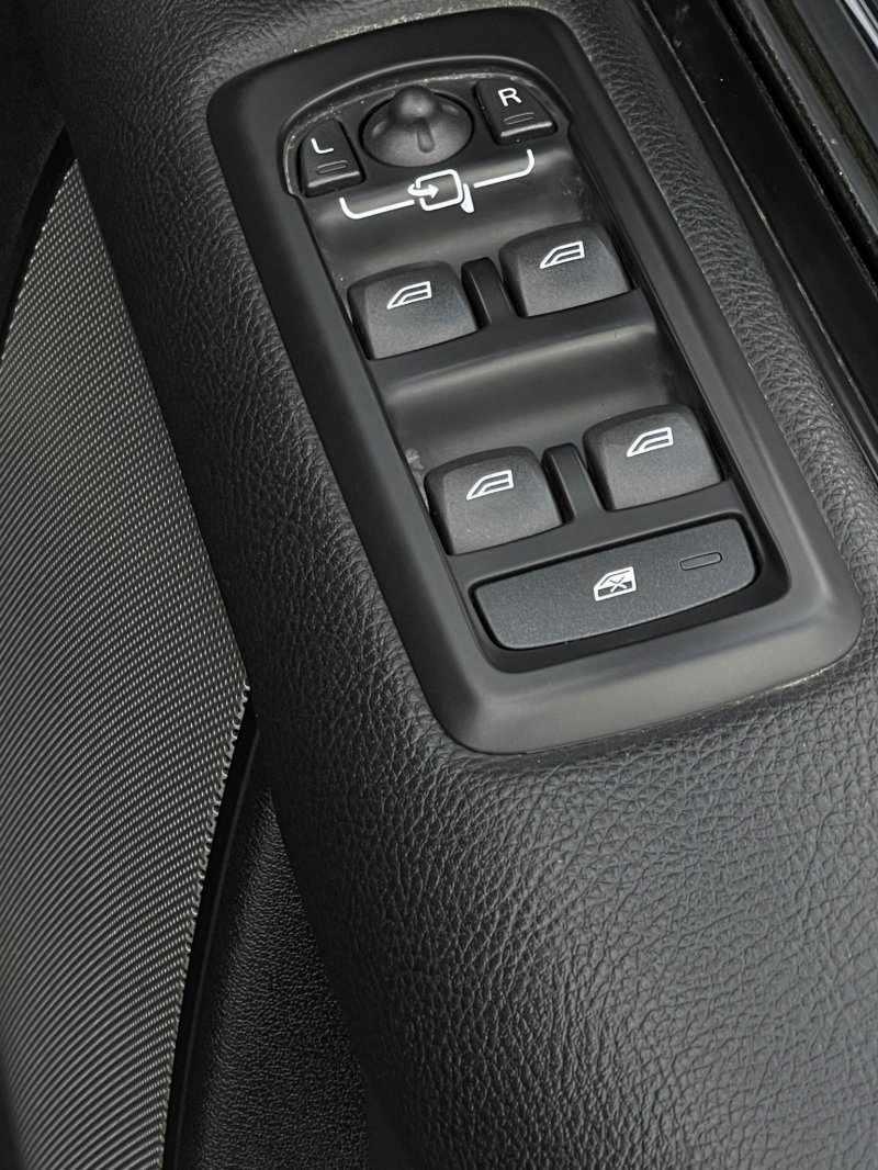 LAND ROVER DISCOVERY 4
