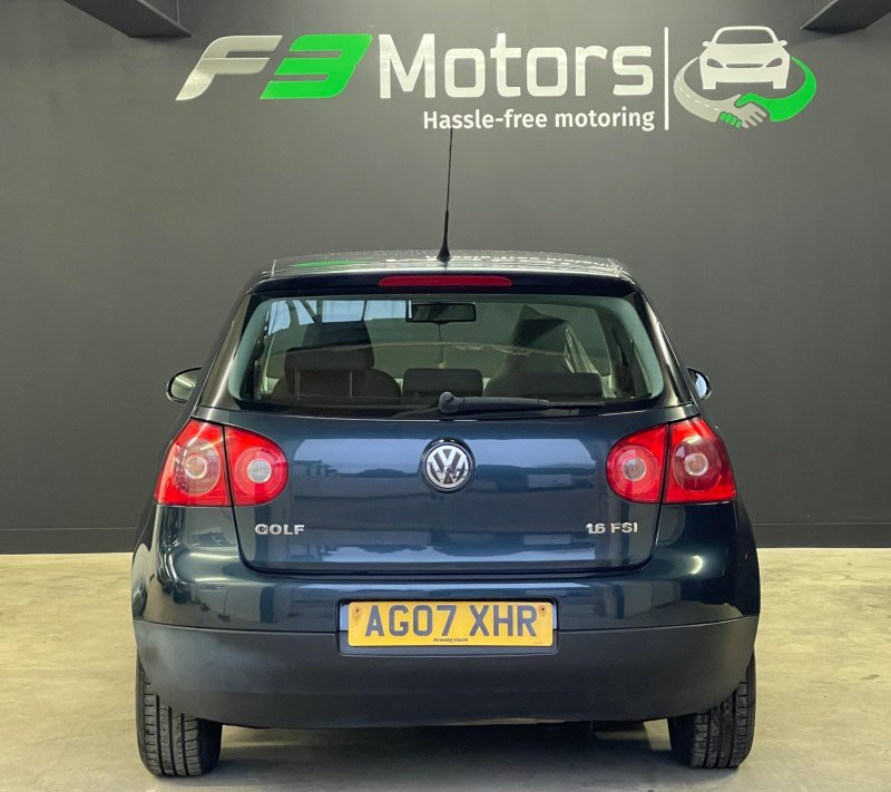 VOLKSWAGEN GOLF