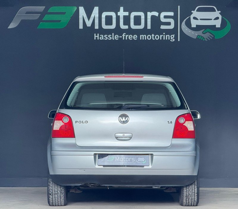 VOLKSWAGEN POLO