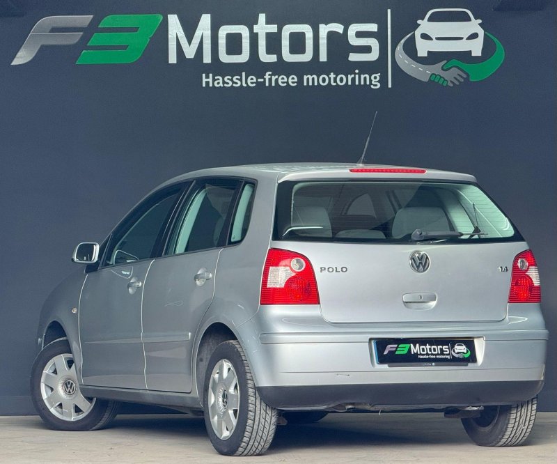 VOLKSWAGEN POLO
