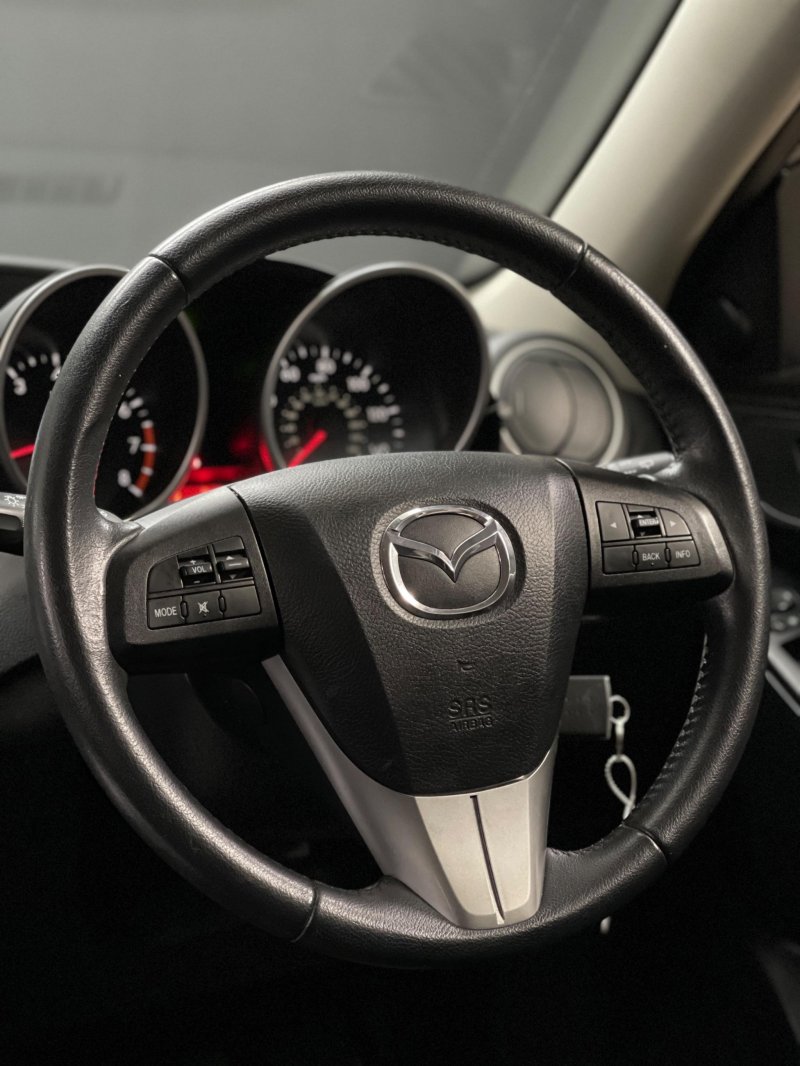 MAZDA MAZDA3