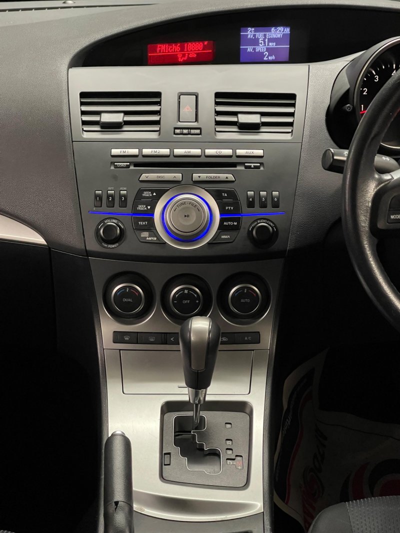 MAZDA MAZDA3