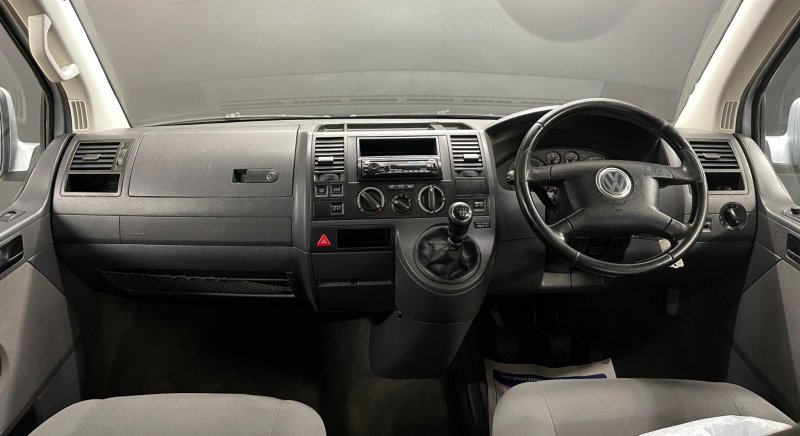 VOLKSWAGEN CARAVELLE