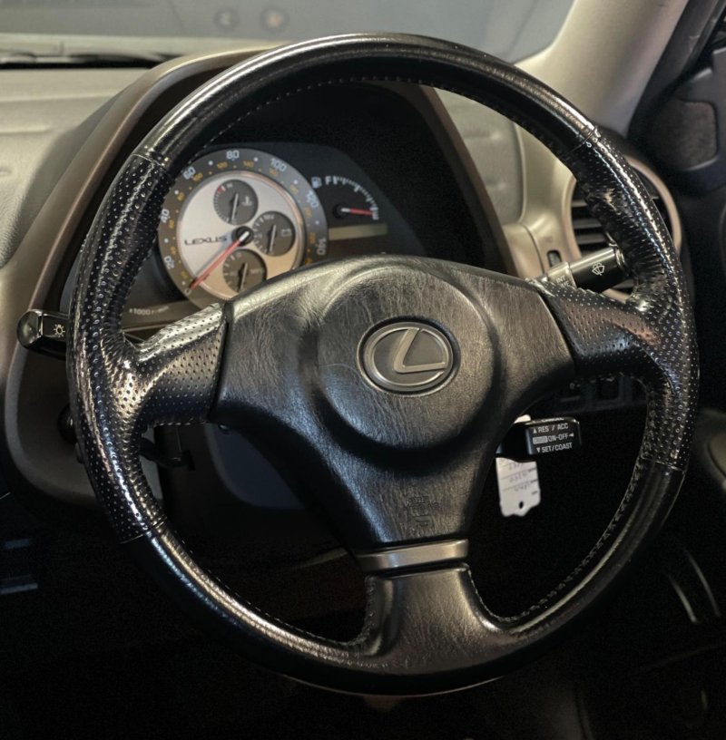 LEXUS IS
