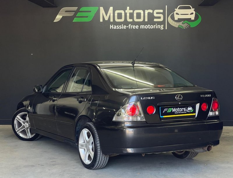 LEXUS IS