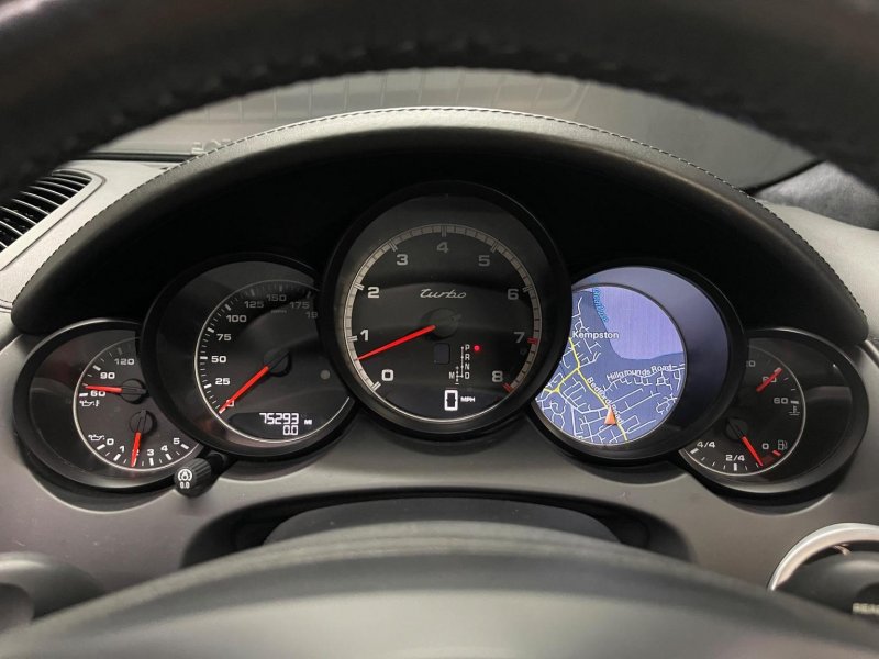 PORSCHE CAYENNE