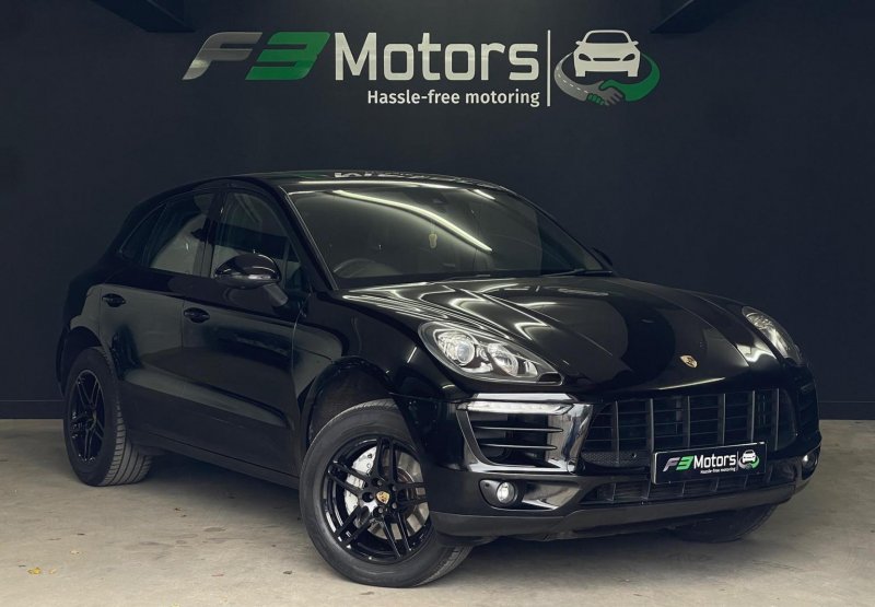 PORSCHE MACAN