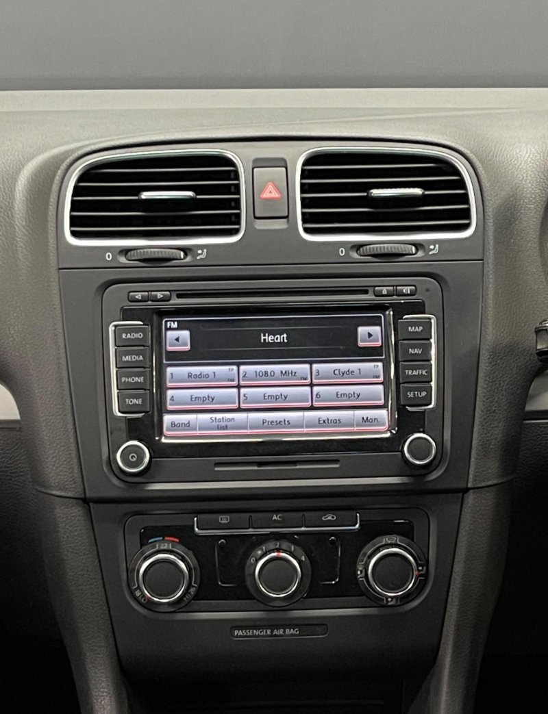 VOLKSWAGEN GOLF
