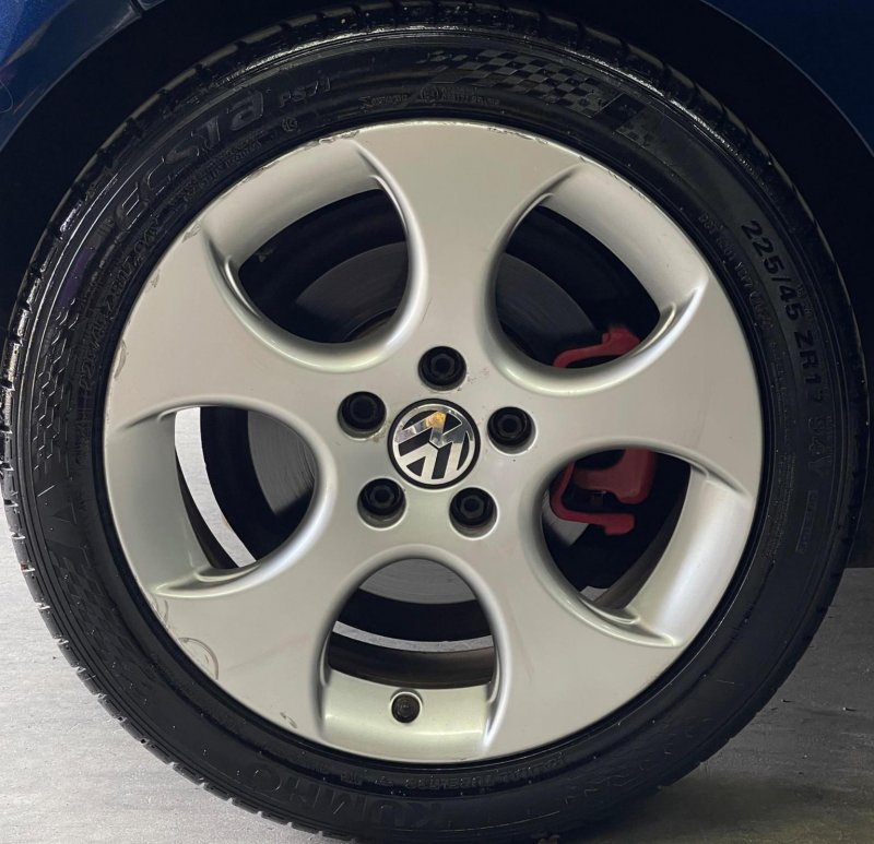 VOLKSWAGEN GOLF